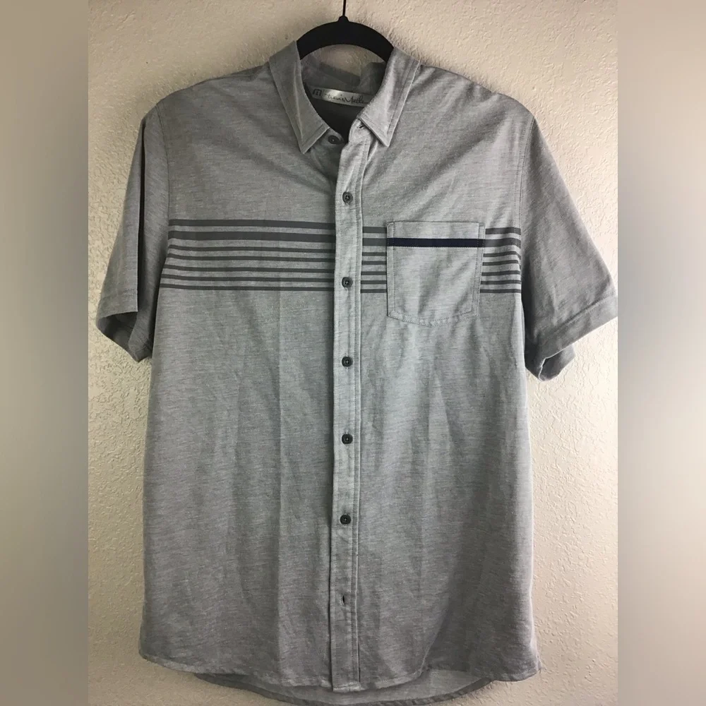 Travis Mathew Men’s Medium Shirt Casual Short Sleeve Button Front Pima Cotton